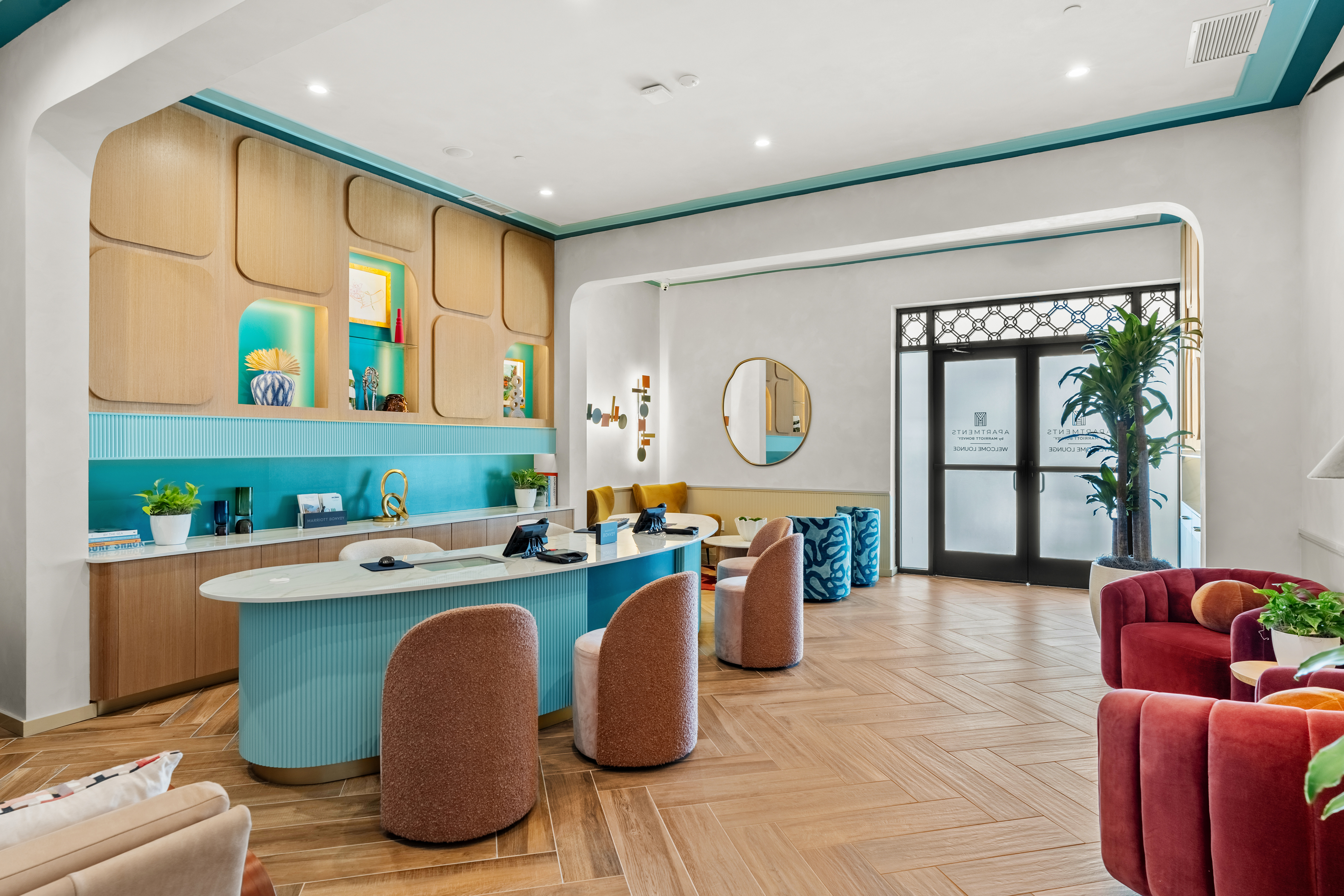 VO Oralndo Mariott lounge shot 1