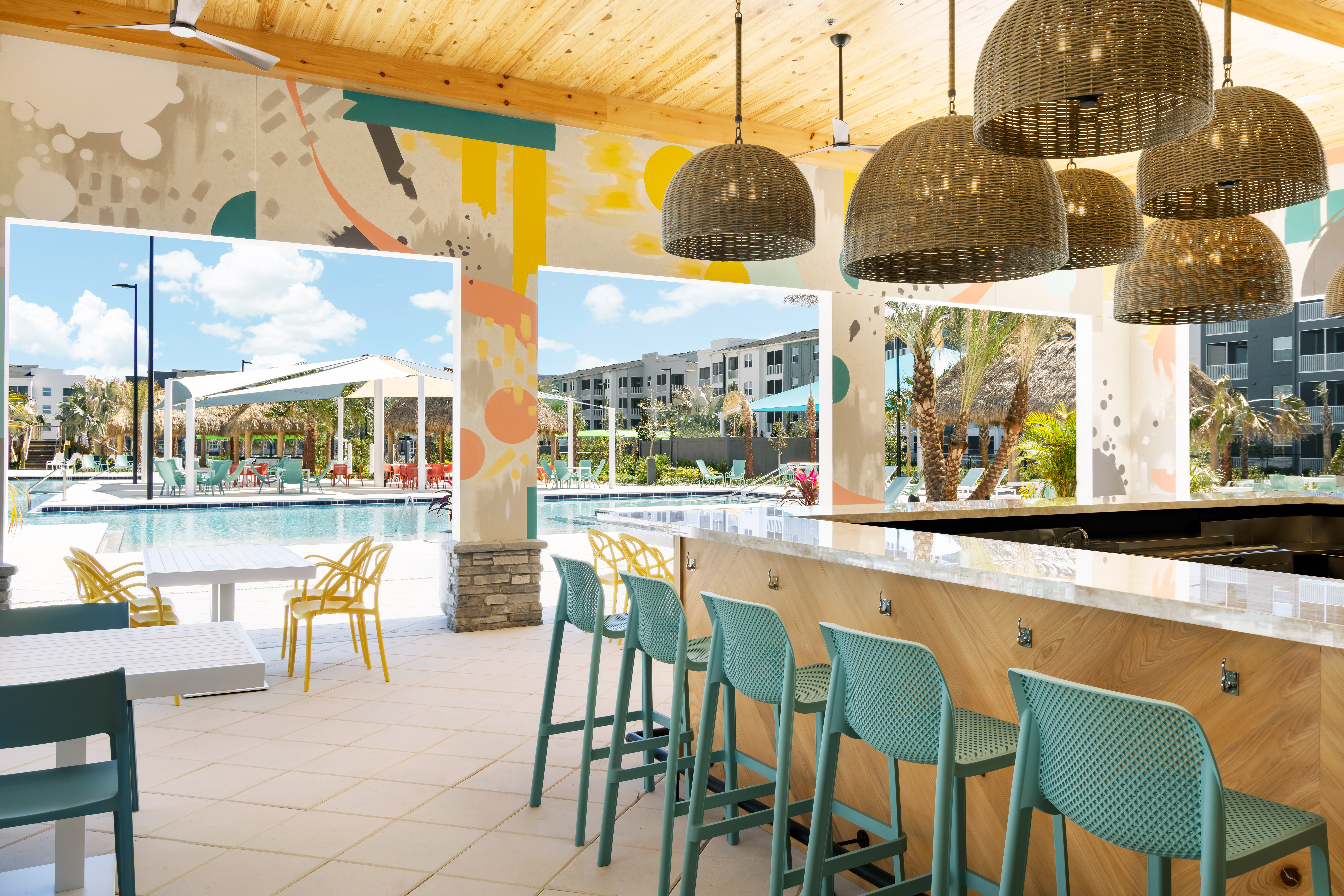 VO Oralndo outdoor dining shot 03